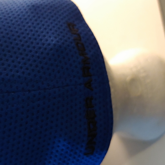 Under Armour hat - Picture 2 of 5